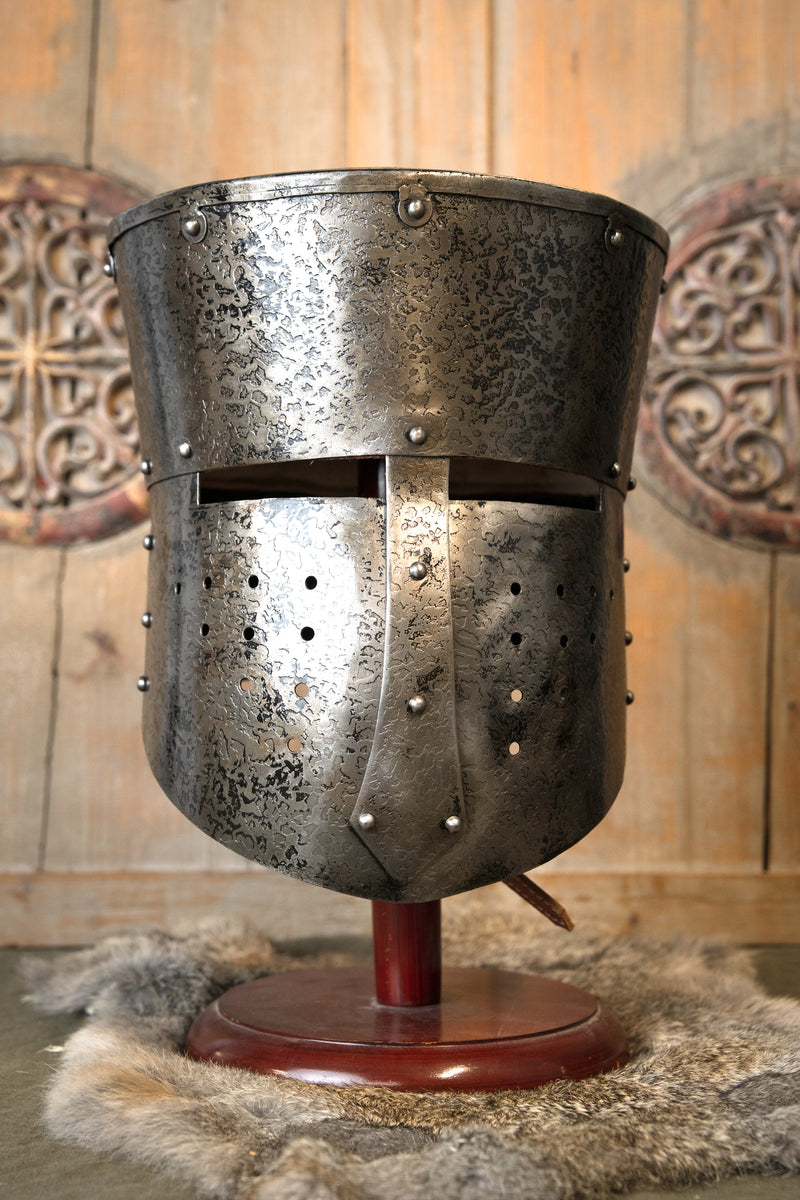 13e eeuwse grote helm, gepatineerd, 1.6 mm