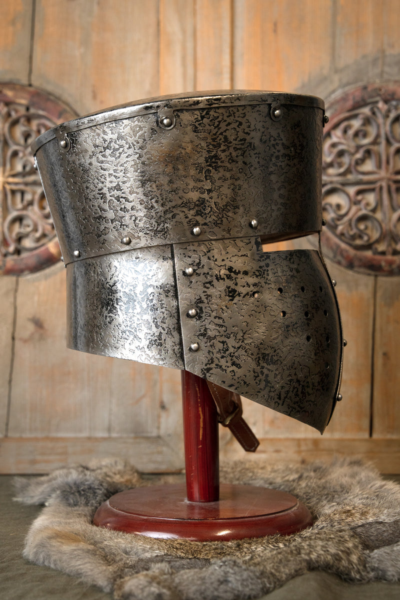 13e eeuwse grote helm, gepatineerd, 1.6 mm