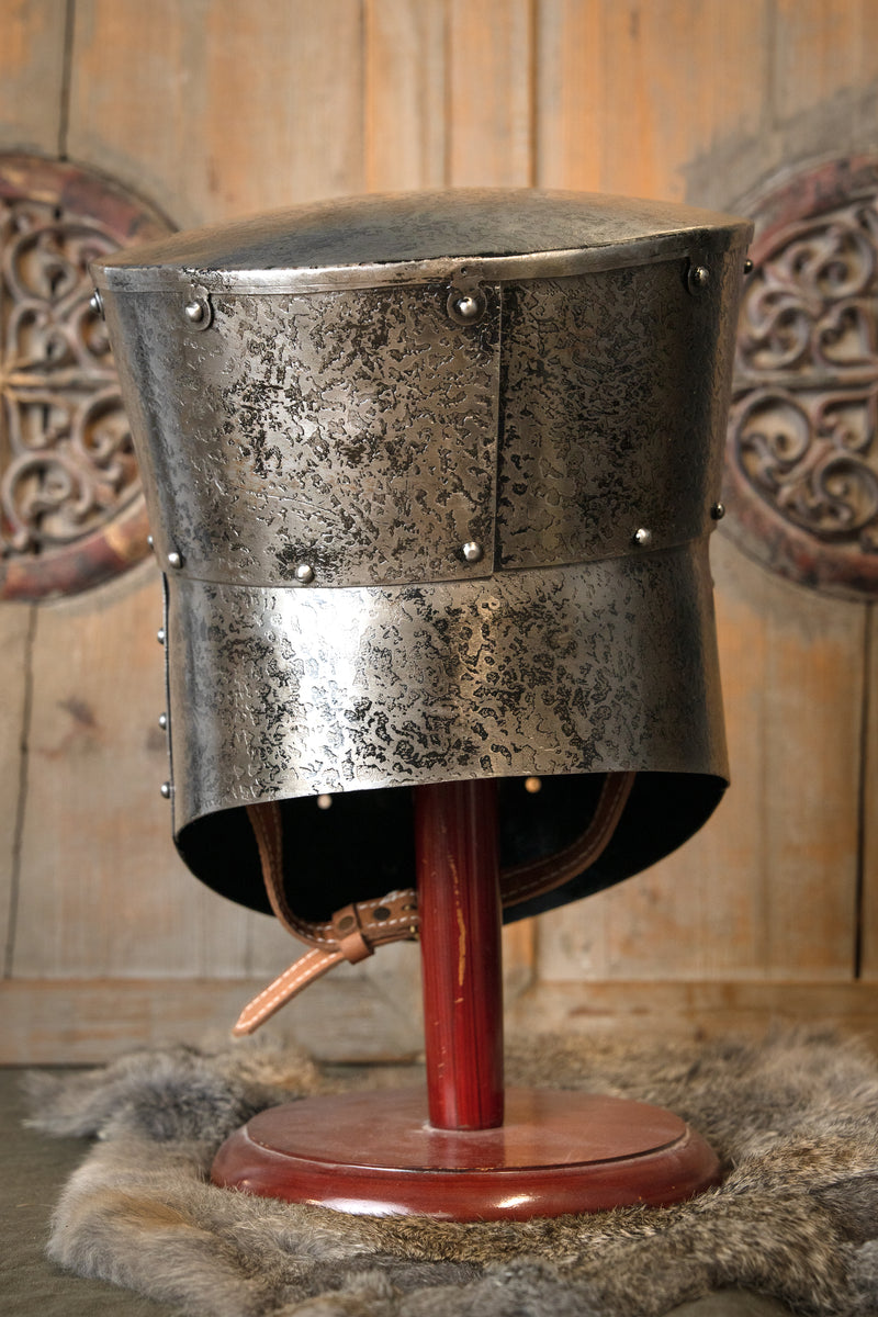 13. århundrede tøndehjelm, patineret, 1,6 mm 