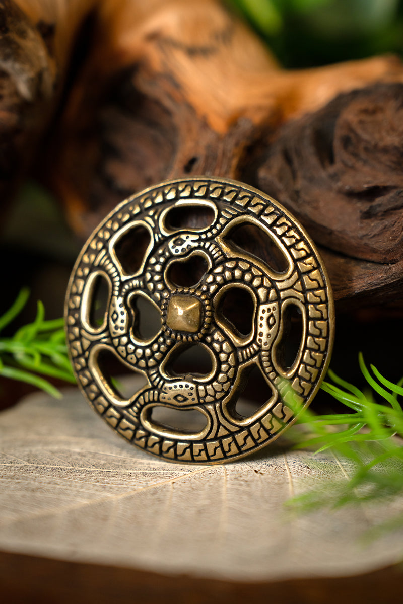 Germaanse zierscheibe, amulet, zamak