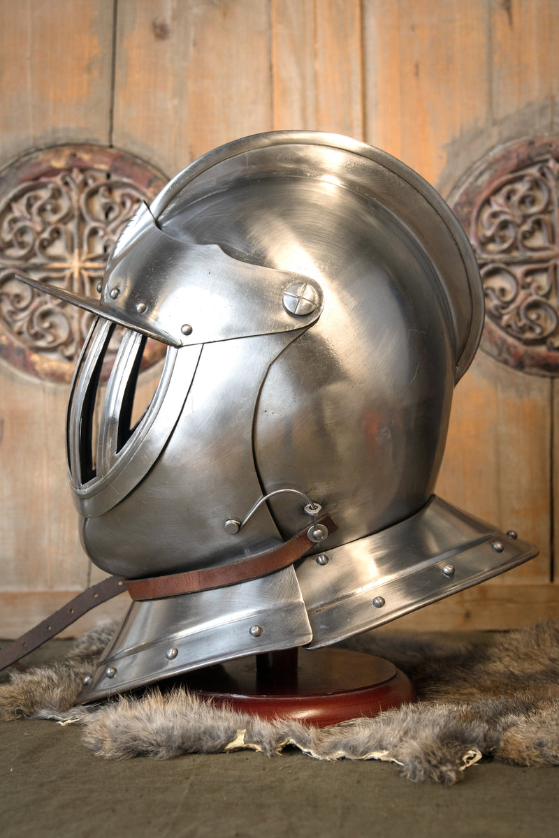 17e eeuwse gesloten helm, 1.6 mm