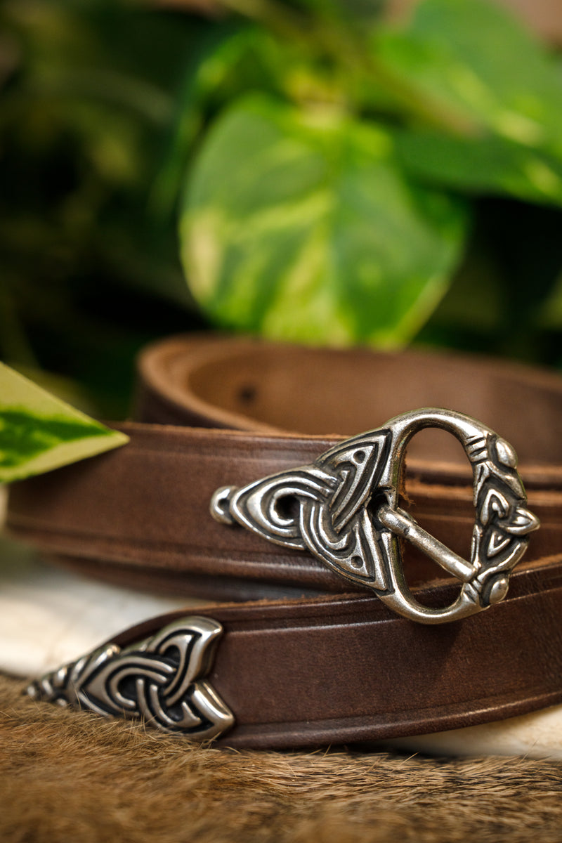 Vikingabälte Borre stil deluxe, försilvrad, 165 cm, brun 