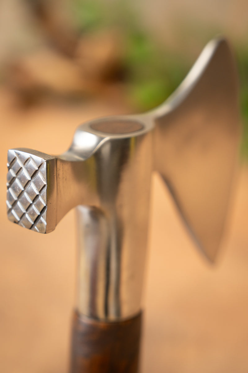 13e eeuwse strijdbijl met hamerblad, Maciejowski bijbel, semi-scherp