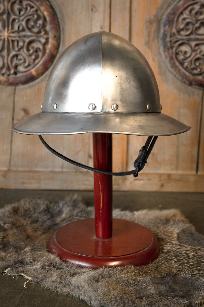 14-15e eeuwse ketelhoed, gepolijst, 1-1.2 mm