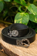15th century belt with belt end London, black leather, silvered buckle, 165 cm