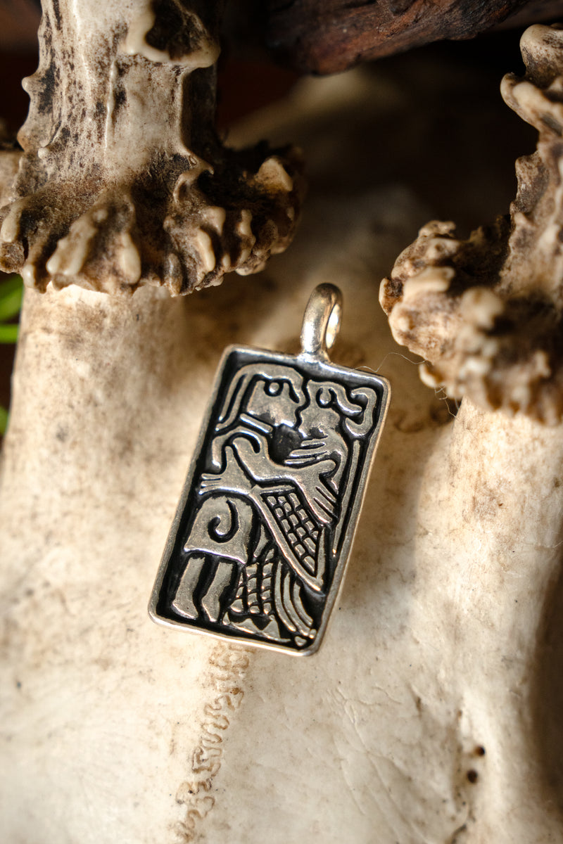 Amulett der Liebe aus dem 6. Jahrhundert, versilberte Bronze 