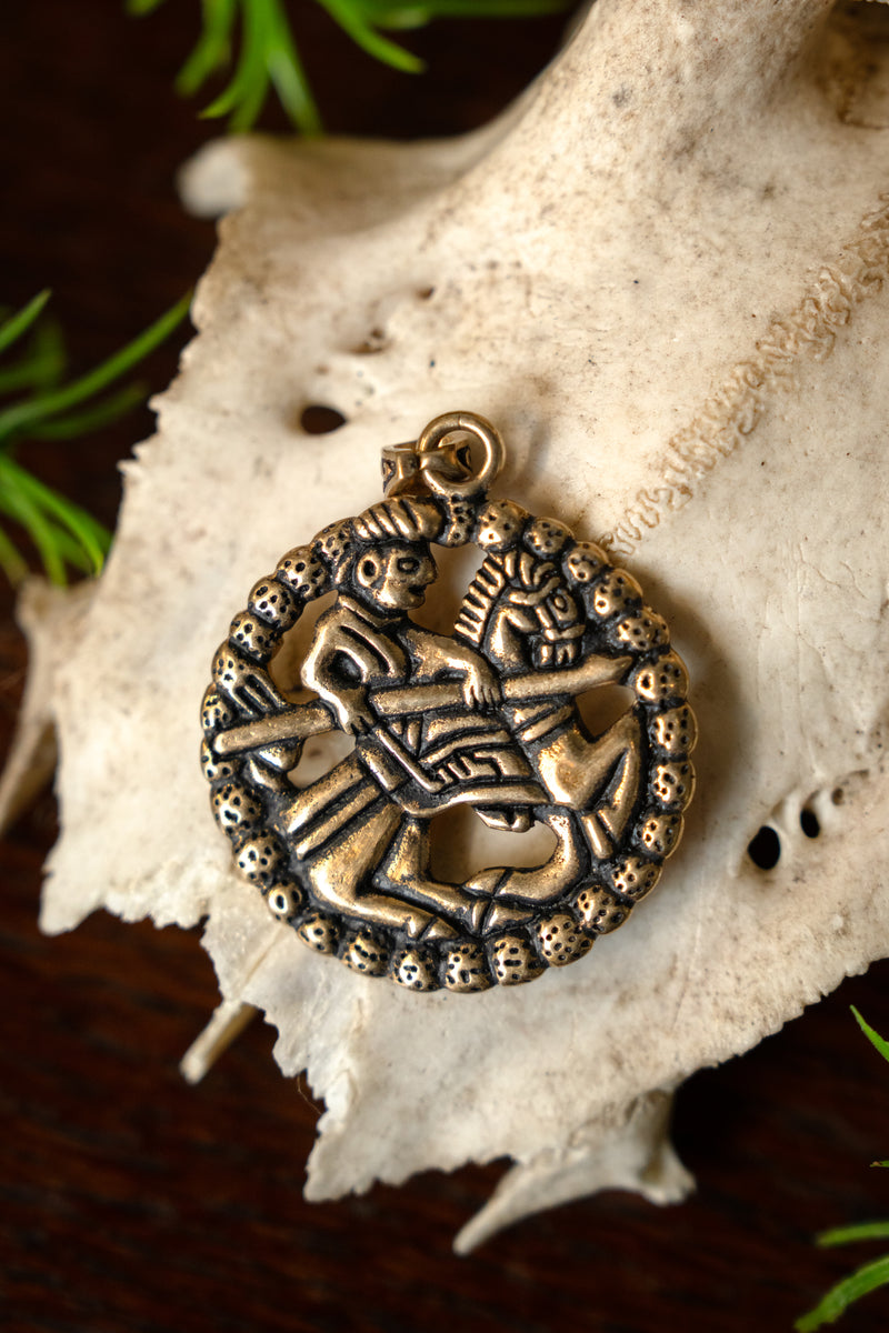 Gokstad Ruiteramulet, Bronze