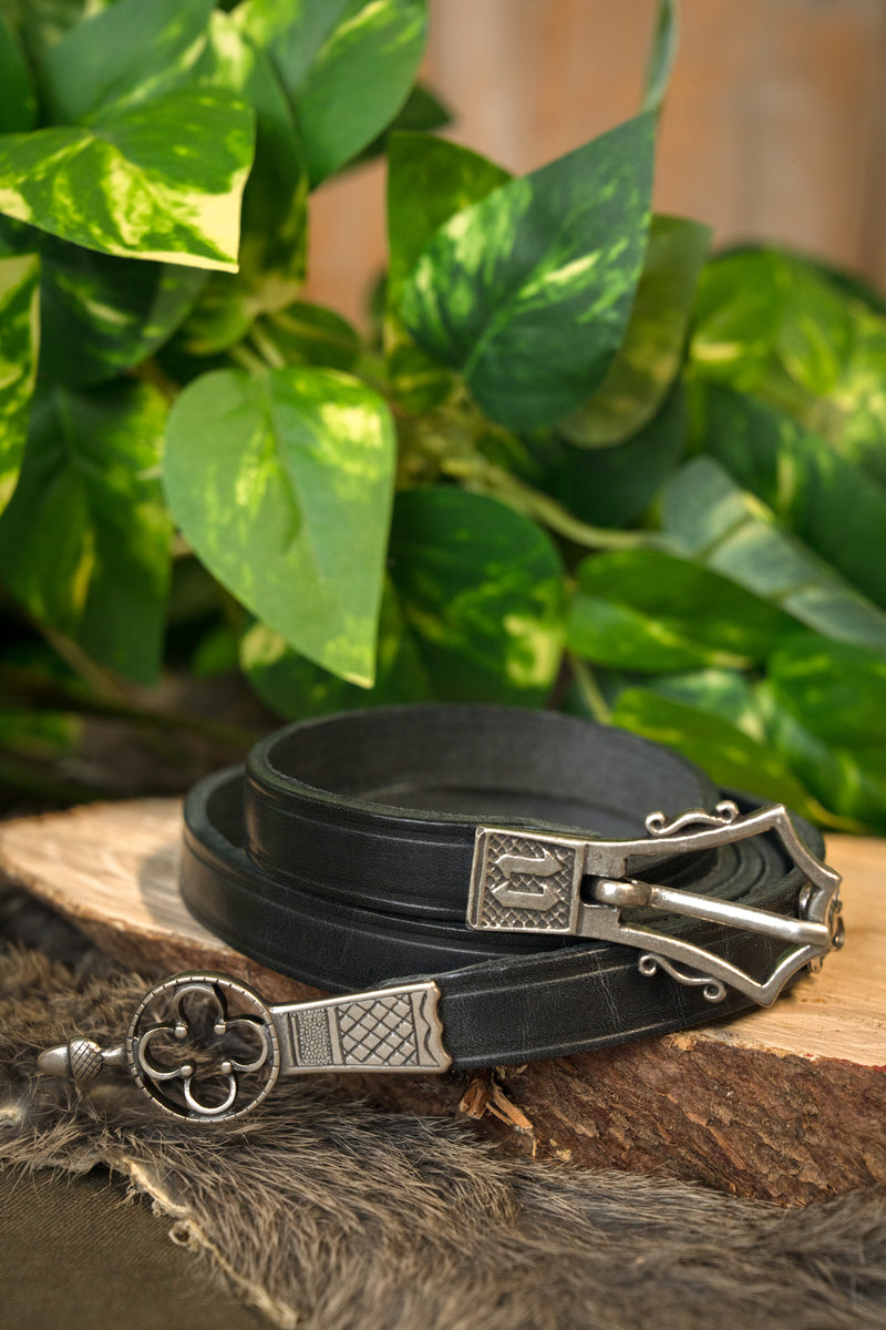 Gothic belt deluxe, black leather, silvered buckle, 151 cm