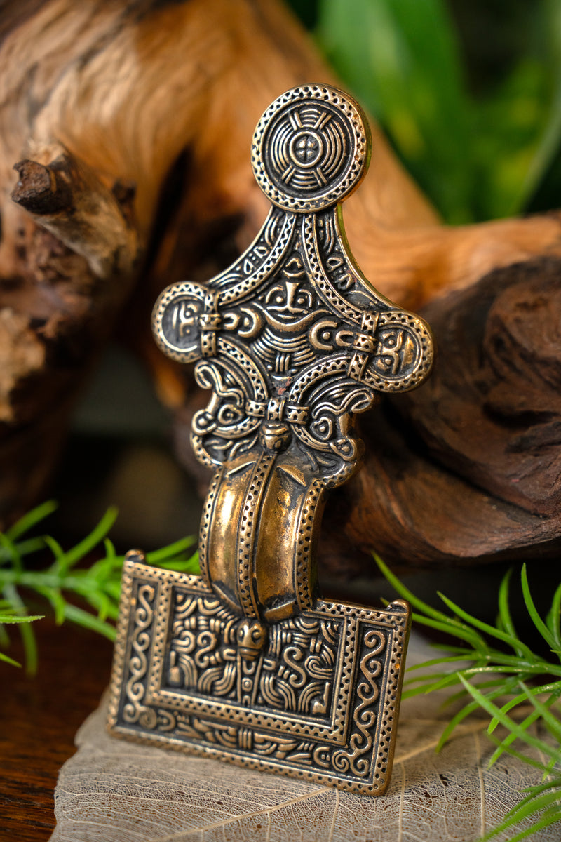 Anglo-Saxon fibula Isle of Wight, bronze