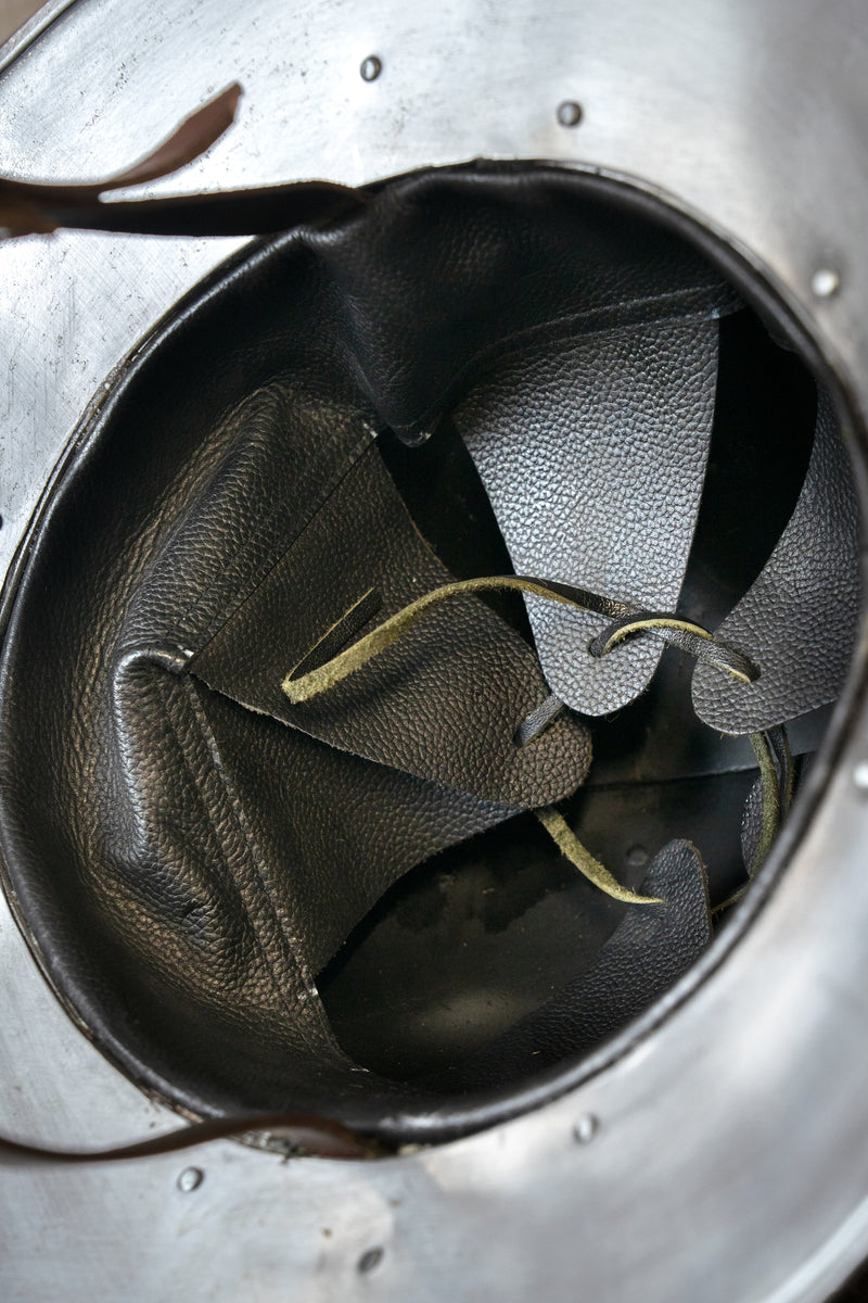 Kruisvaarders ketelhoed met spangen, 2 mm (battle-ready)