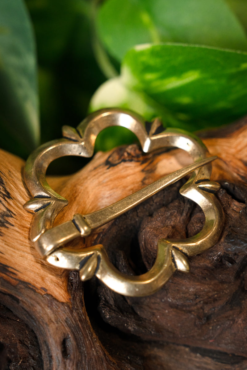 spilla, bronzo gotico del XIV secolo 