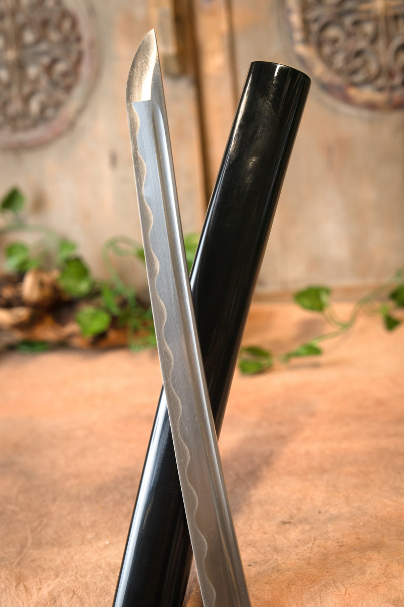 Kujaku Katana, semi-scherp