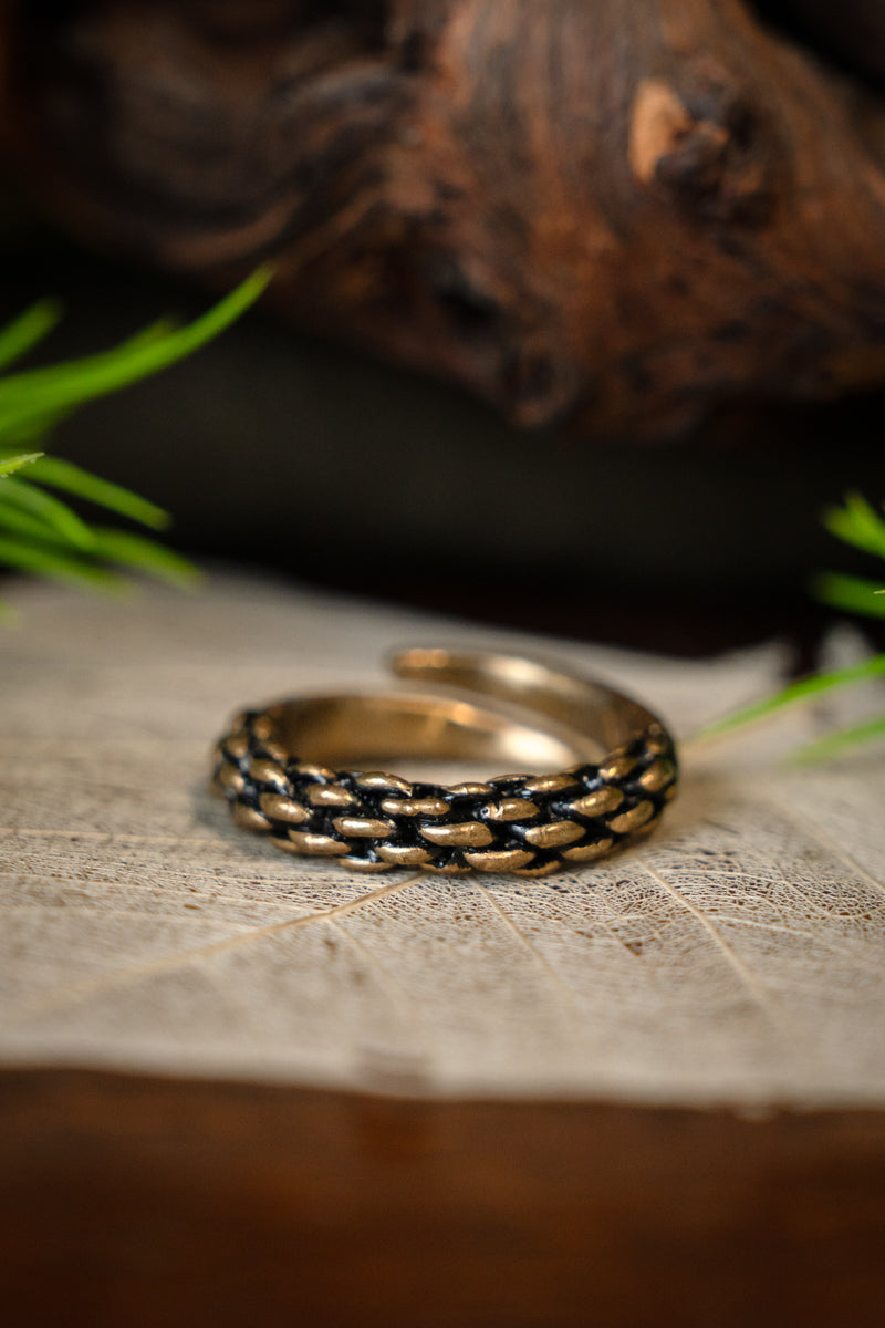 9e-10e eeuwse Vikingring, brons