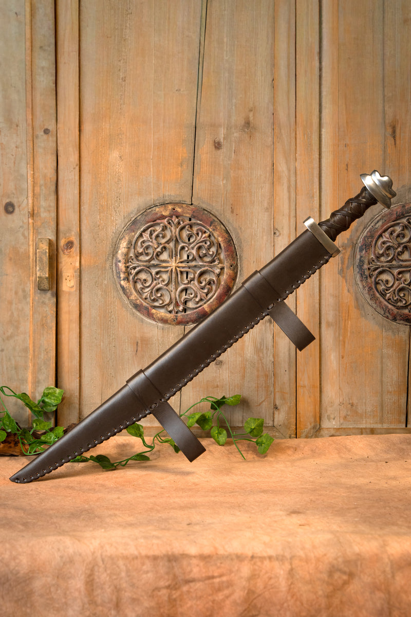 Beagnoth seax with runes, semi-sharp