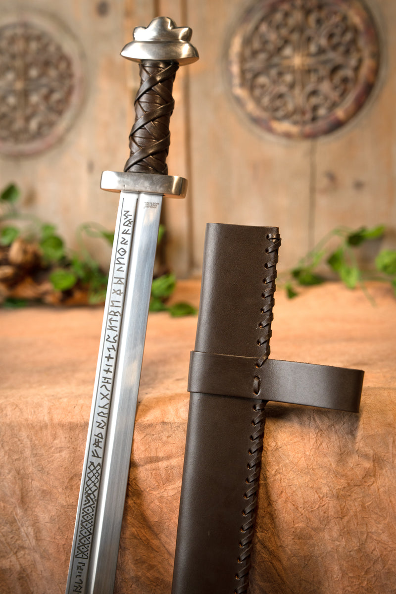 Beagnoth seax with runes, semi-sharp