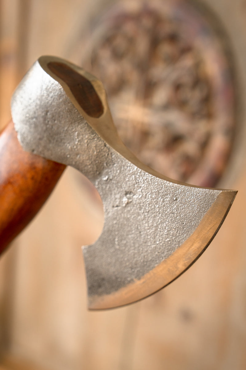 Tradycyjna siekiera drwala, średnio ostry 