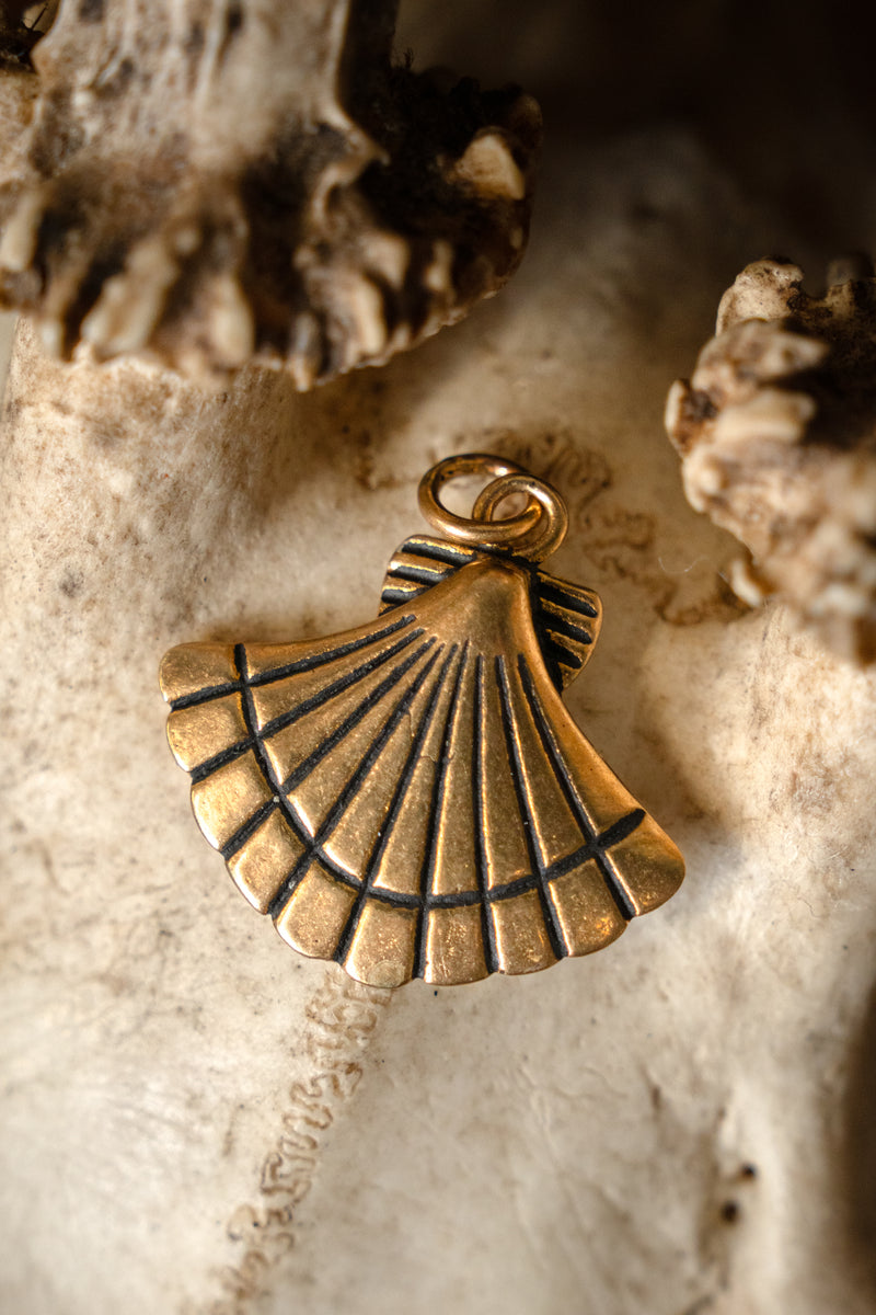 Medieval amulet St James shell, bronze