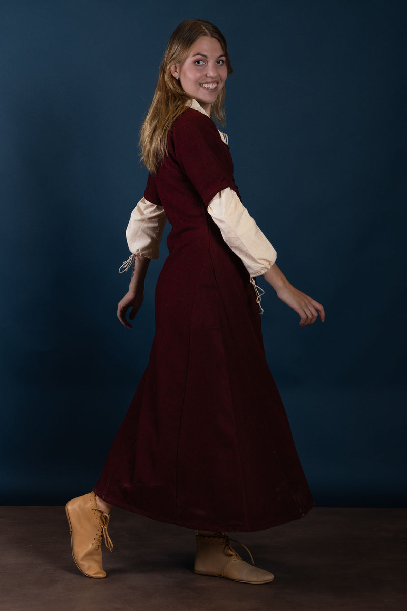 15e eeuwse cotehardie, wol, rood