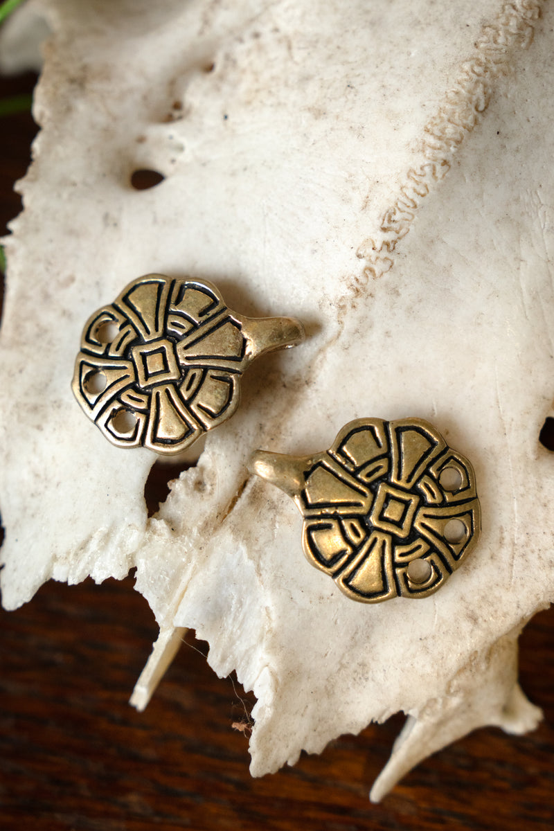 Angelsaksische sluitingen voor beenwindsels, brons