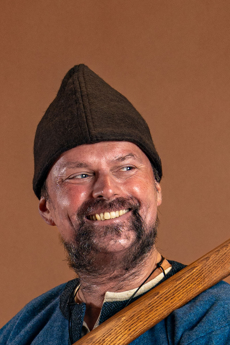 Viking muts Njal, wolmix, bruin