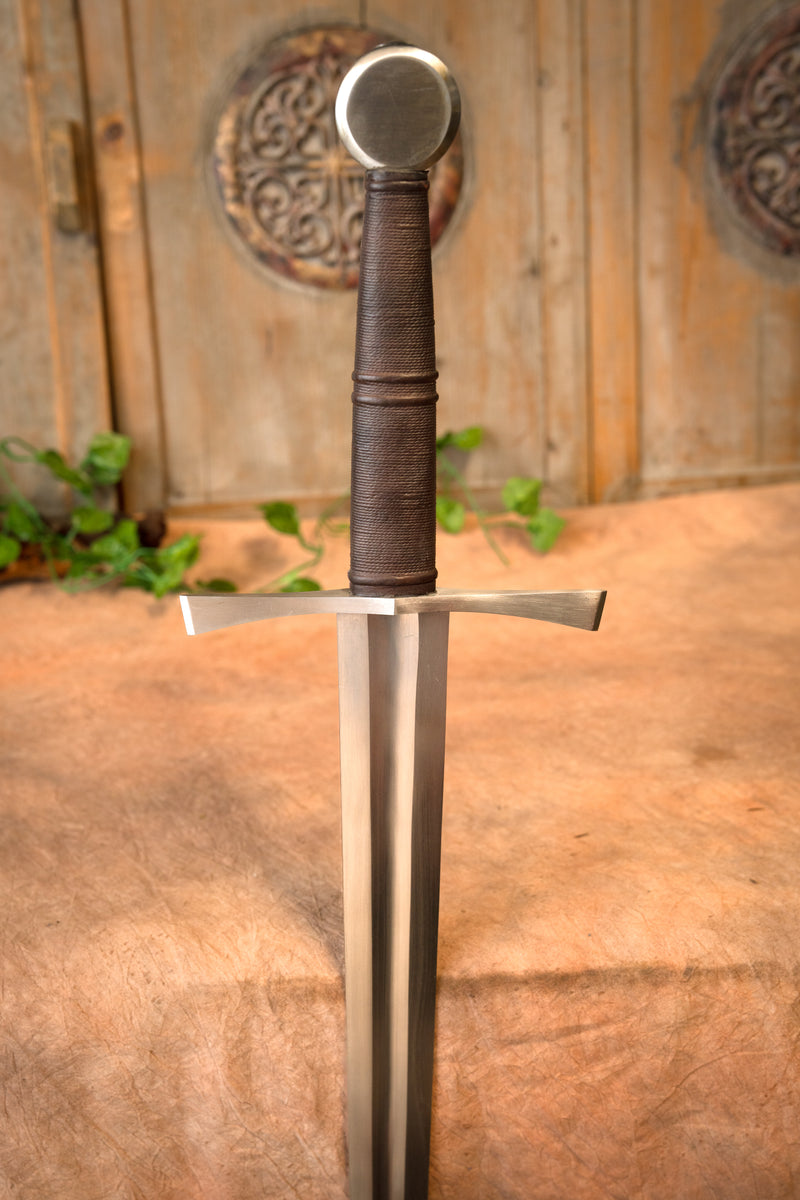 Épée bâtarde, trempé, semi-tranchant 