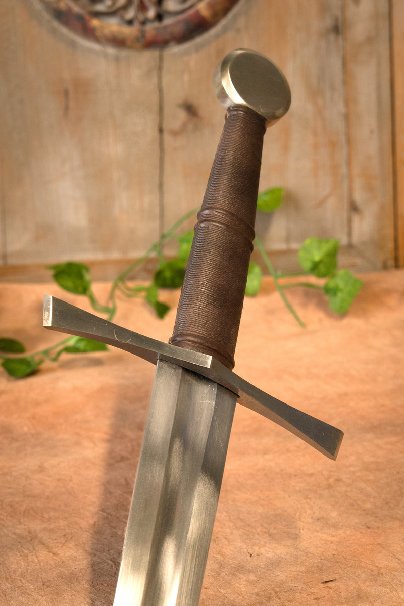 Épée bâtarde, trempé, semi-tranchant 