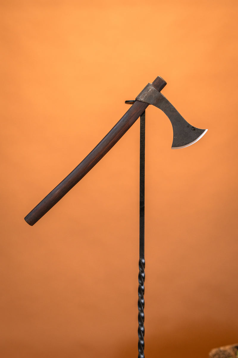 Francesca Germaanse werpbijl, semi-scherp