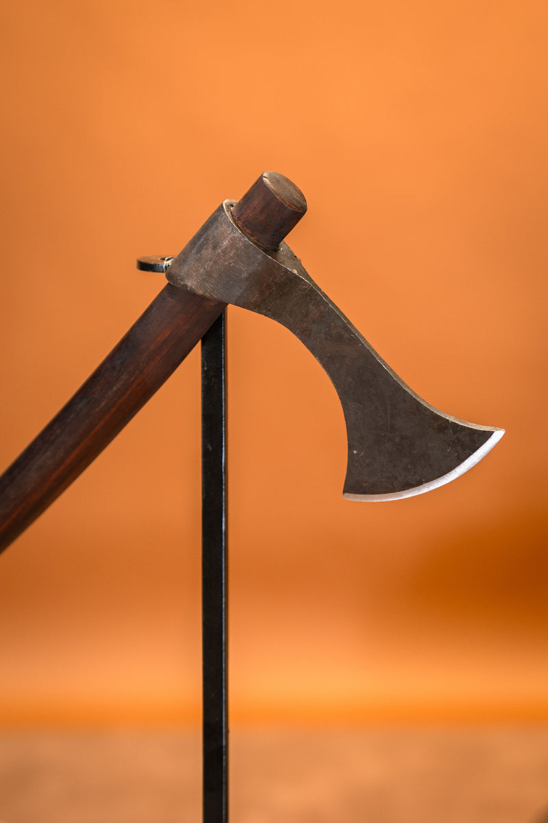 Francesca Germaanse werpbijl, semi-scherp