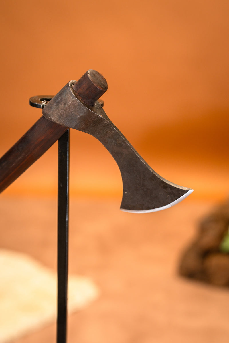 Francesca Germaanse werpbijl, semi-scherp