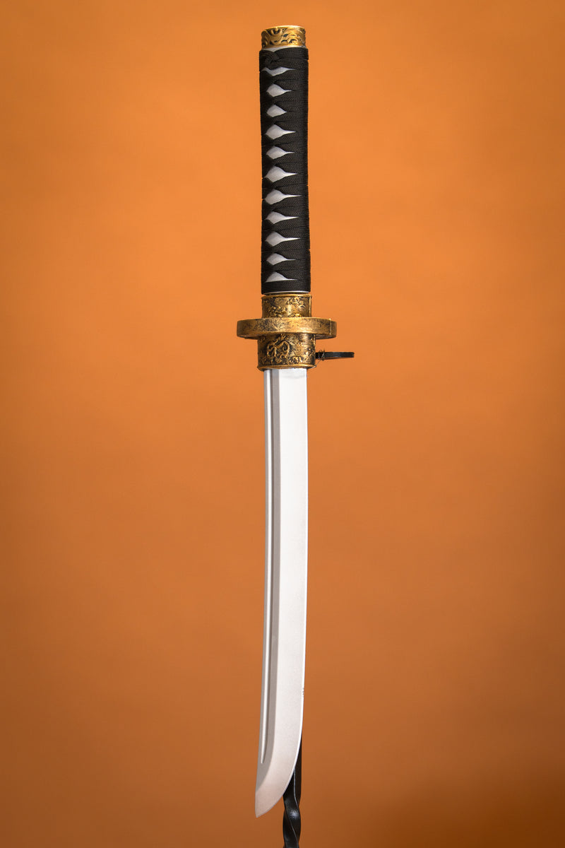 LARP KUROYAMI TANTO