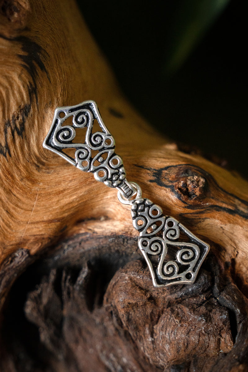 Awarische Mantelschließe, versilberte Bronze 