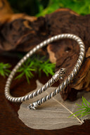 Bracelet de bras viking avec têtes de loup, bronze argenté 