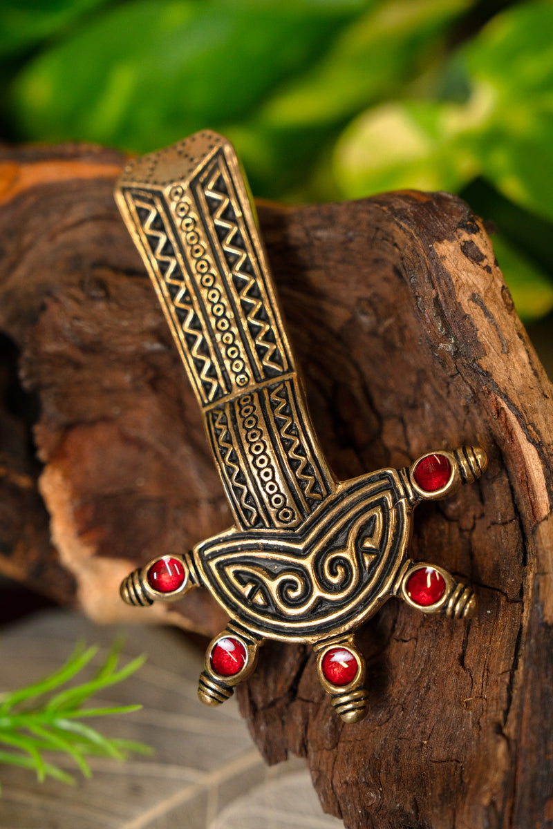 Esmaltado Merovingio fíbula de ballesta, bronce 