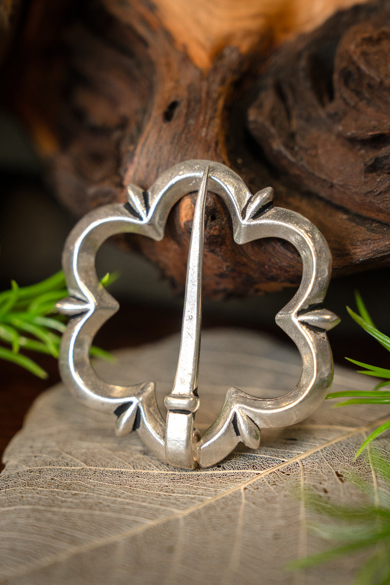 broche, bronce plateado gótico del siglo XIV 