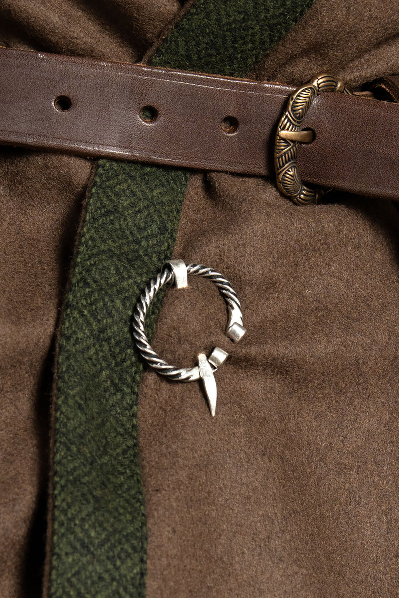 Rusvik spilla, bronzo argentato 