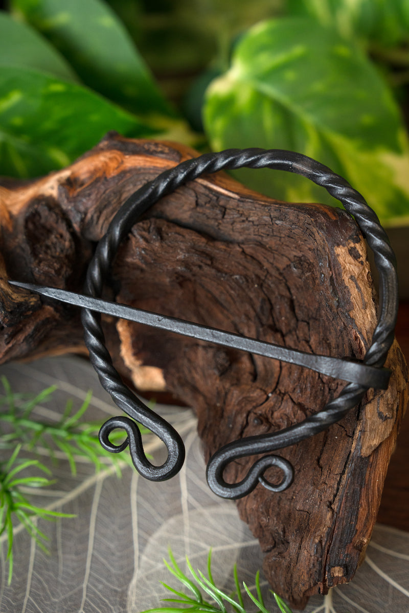 Lille hestesko-fibula Dunadd, jern 