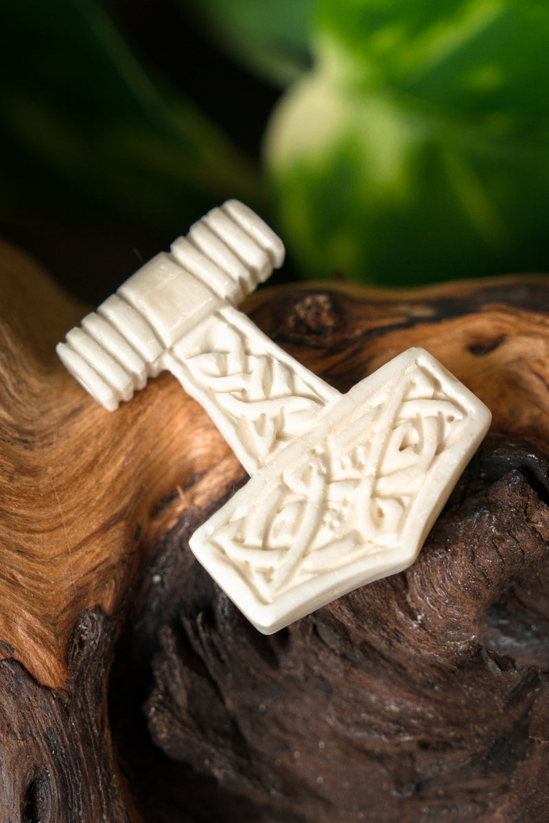 Mjölnir with knot motif, bone