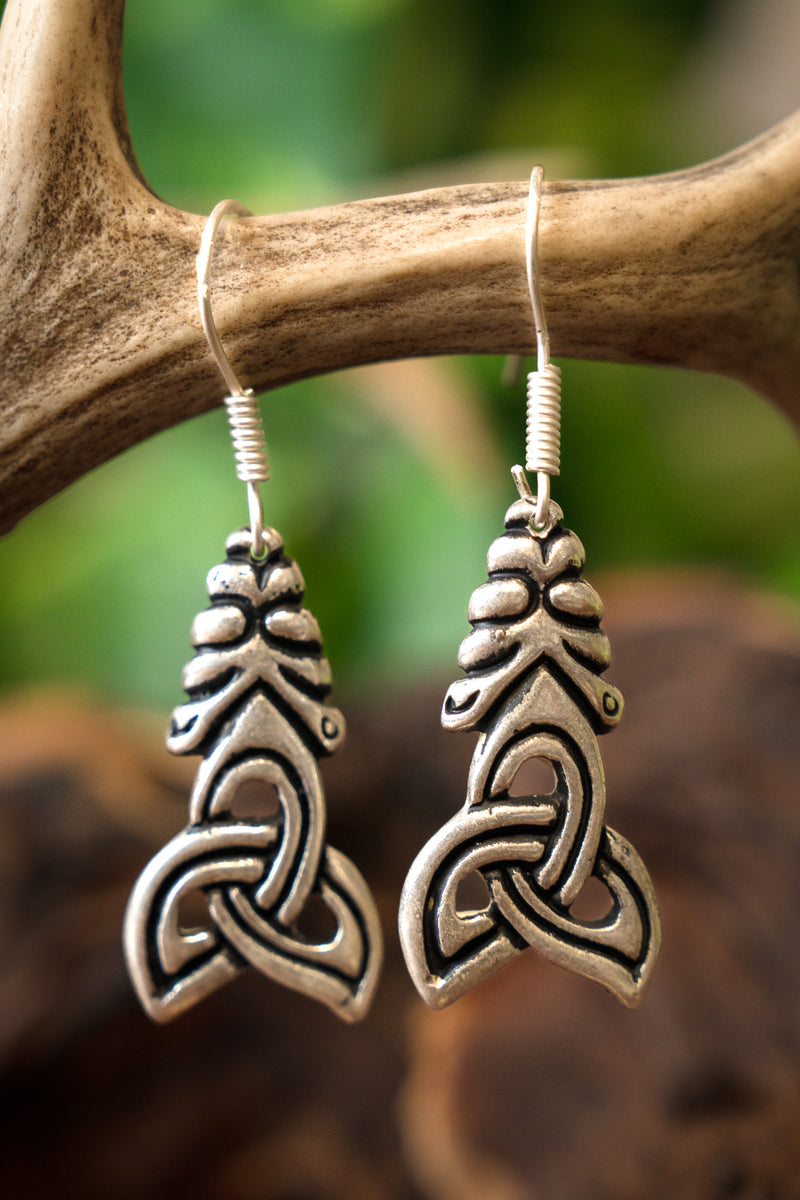 Vikingøreringe Borre-stil, forsølvet bronze 