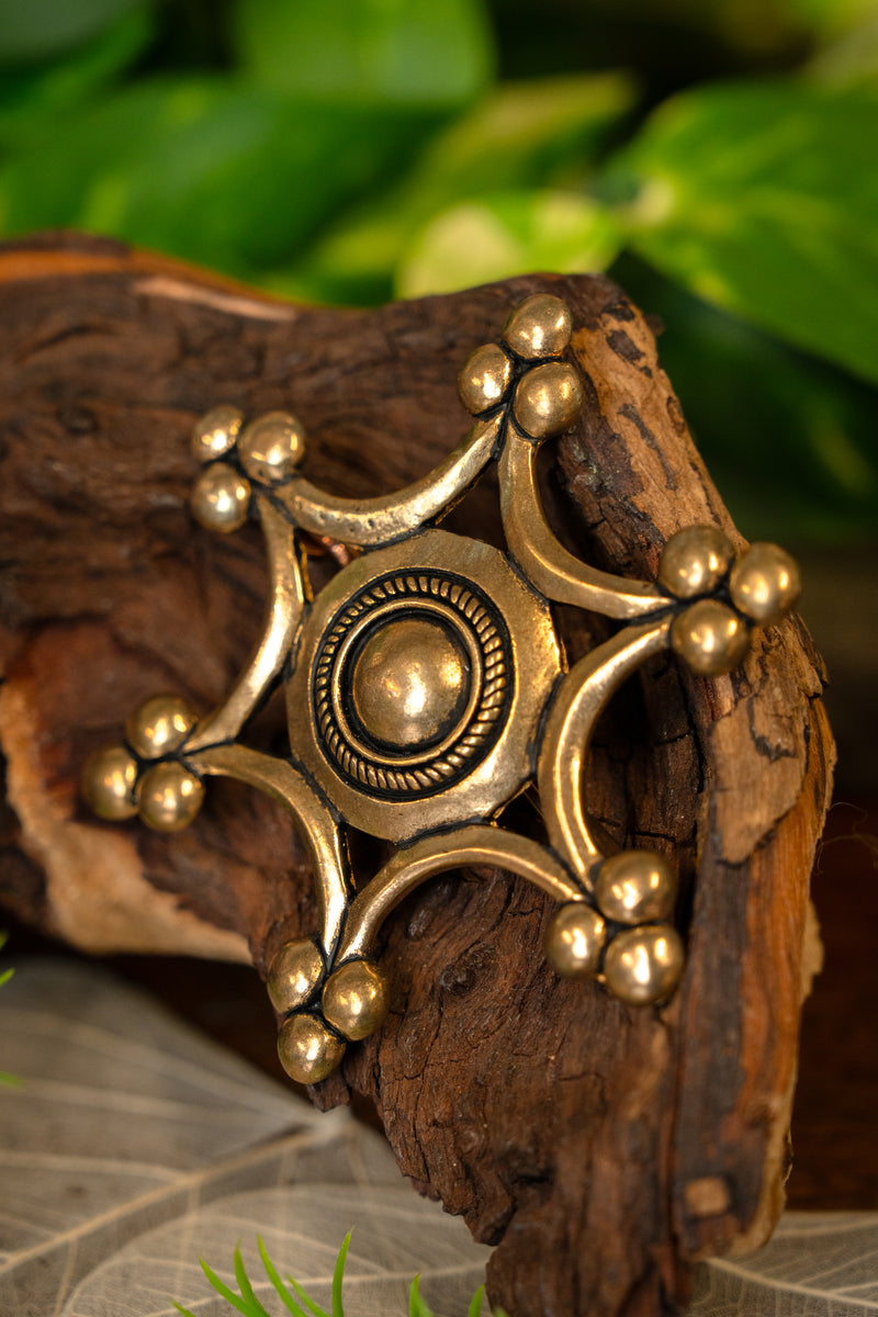 Broche Uta de Naumburg, bronce 