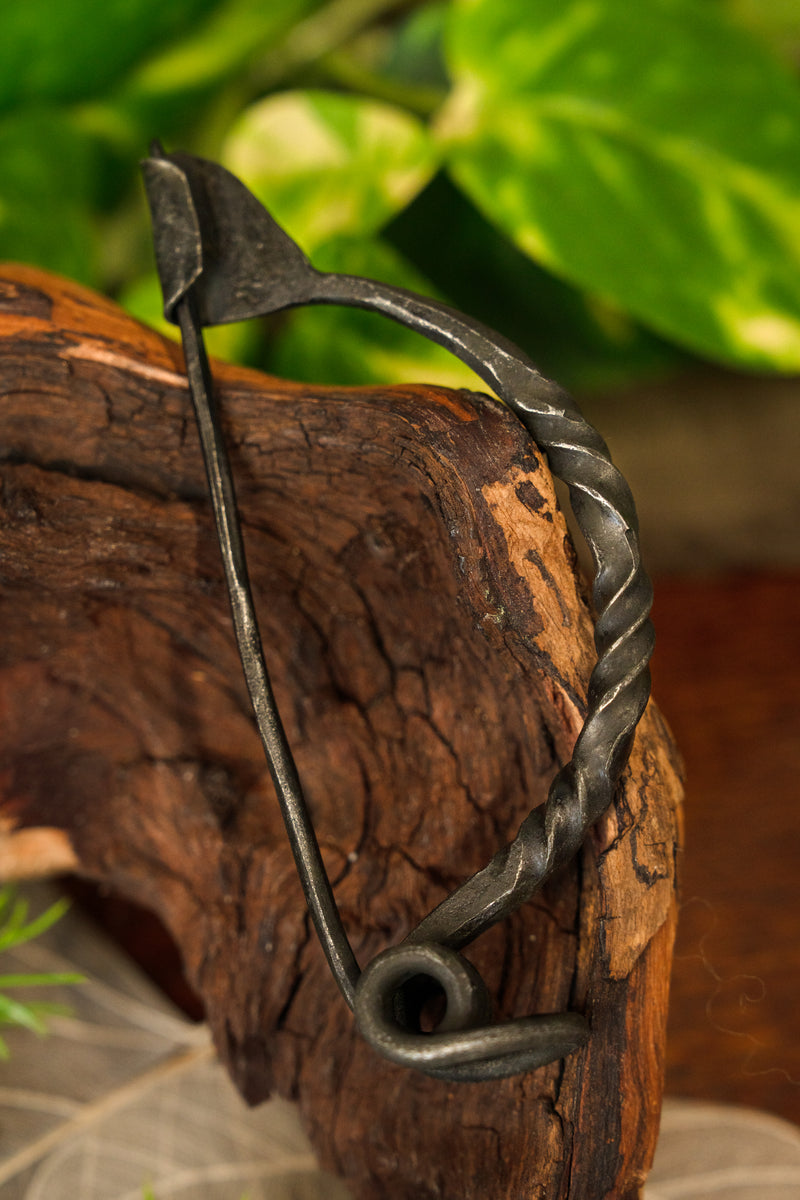 La Tène bågfibula, stål 