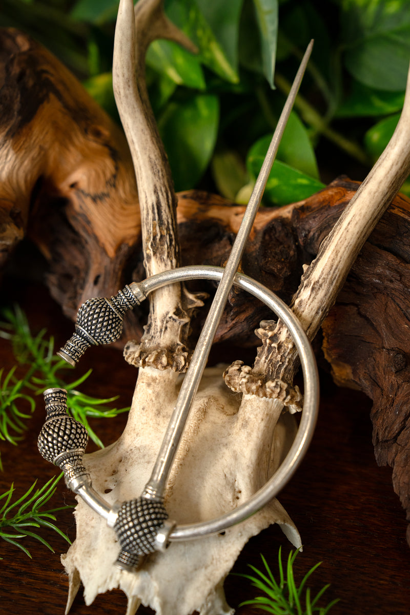 Viking distelfibula groot, verzilverd brons