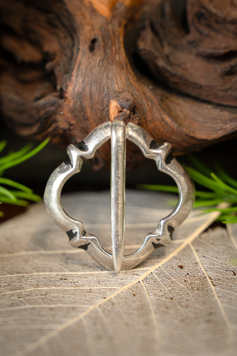 Middeleeuwse broche Eva van Reims, verzilverd brons