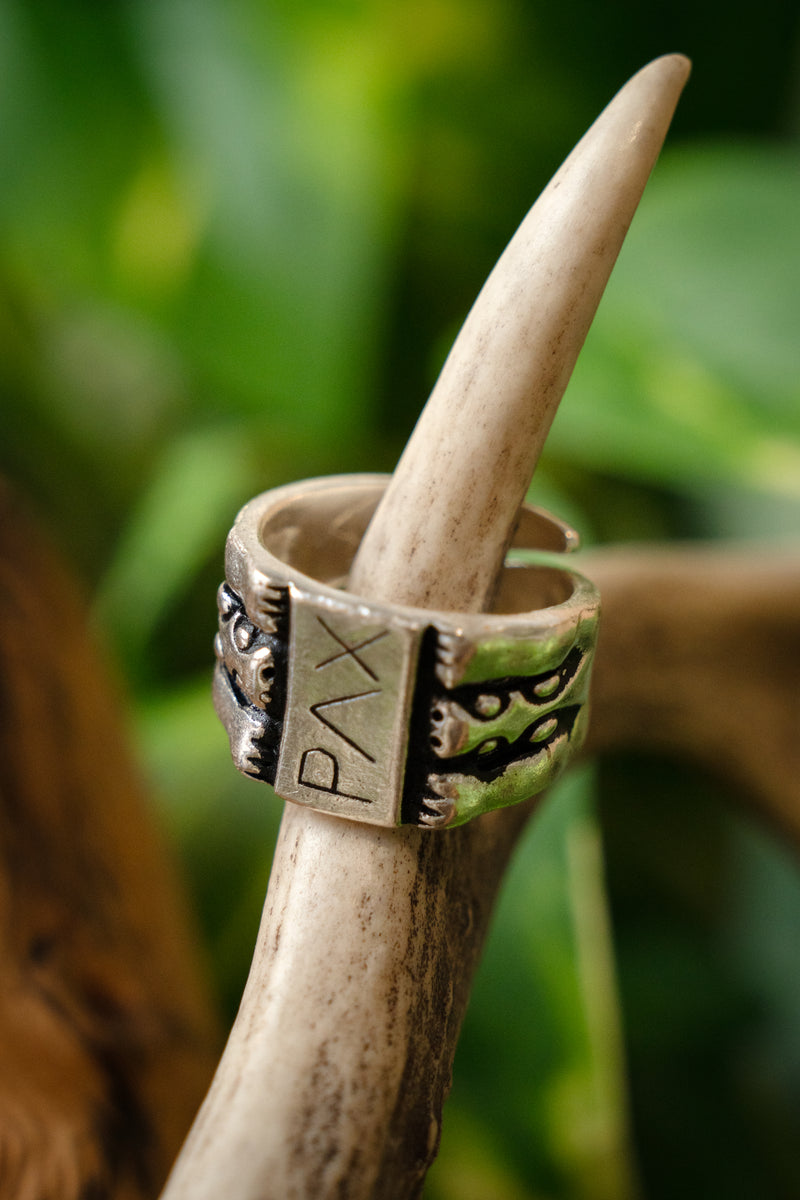 Anillo medieval Paz, bronce plateado 