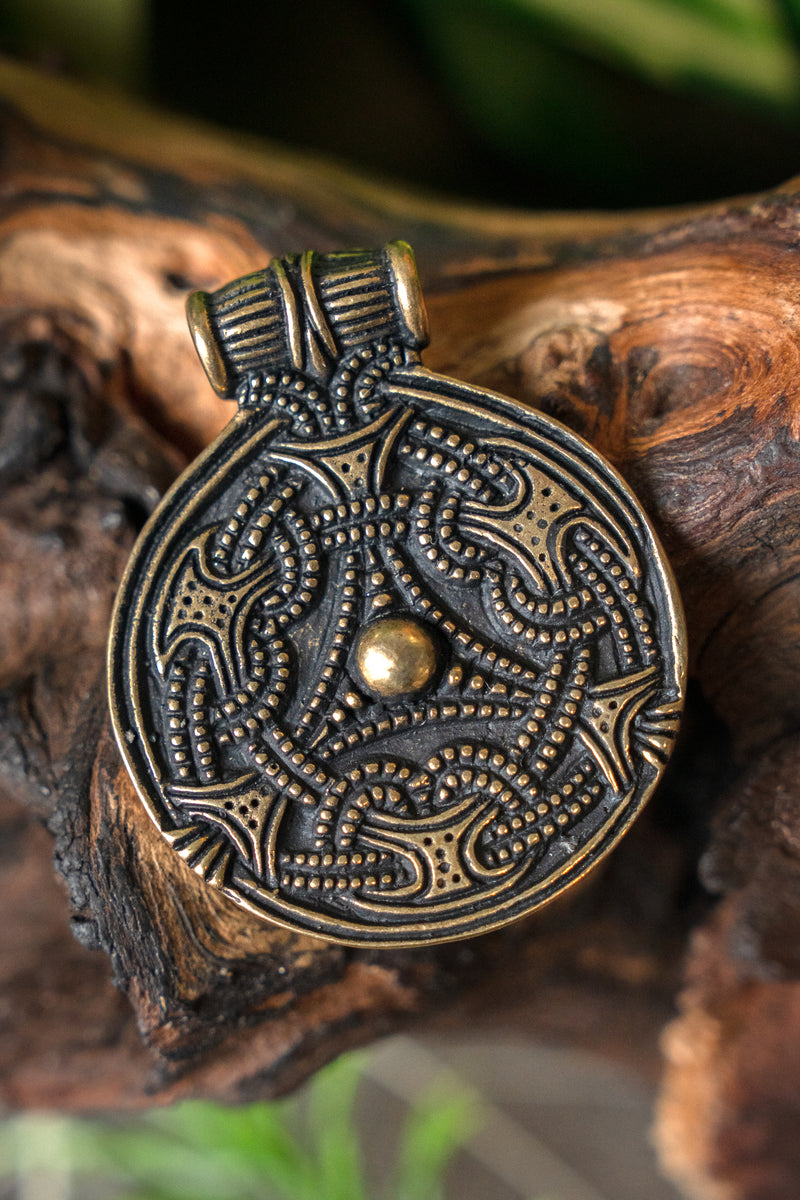 Vikingeskjold amulet Stora Ryk, bronze 