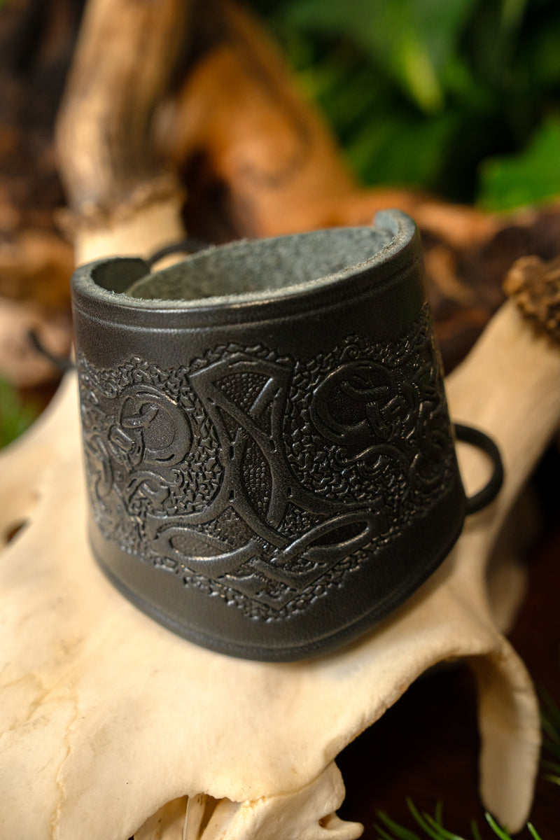 Paar Viking leren armbanden, zwart