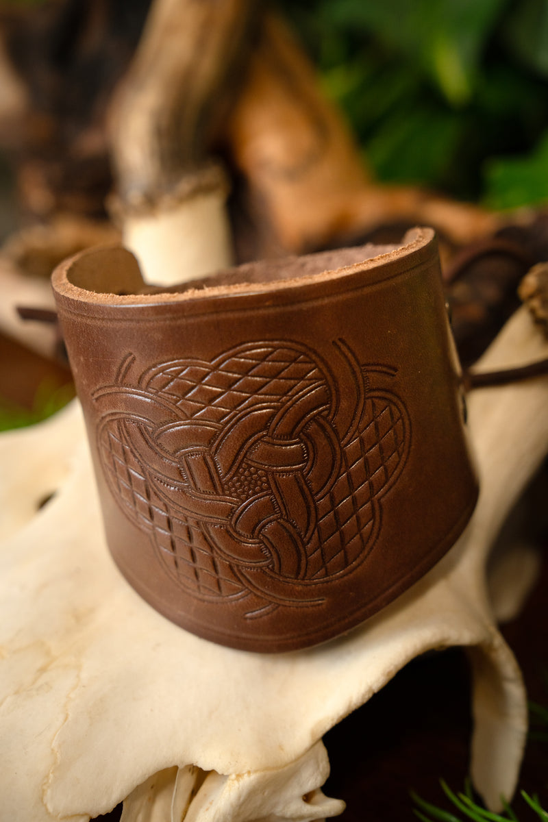 Cuero pulsera con motivo celta, pequeño, marrón 