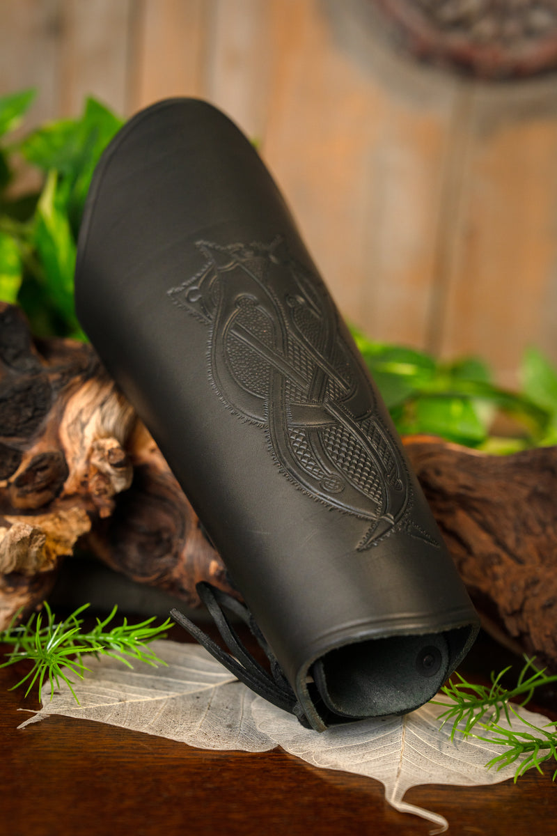 Lederner Armschützer mit Wikinger-Motiv L, Unterarmschutz, schwarz 