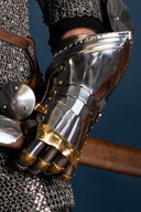 Luksus Gotisk stridshandsker, 1450-1500, messing, 1,2 mm 