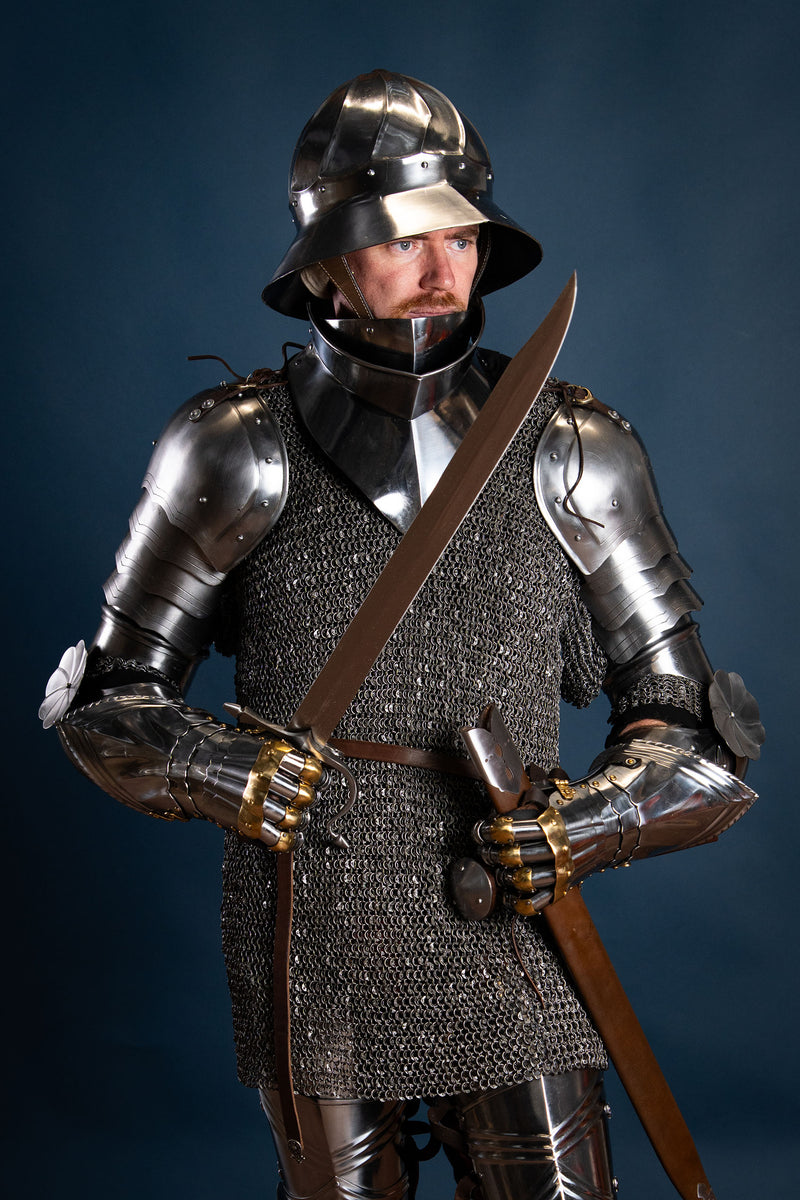 Luksus Gotisk stridshandsker, 1450-1500, messing, 1,2 mm 