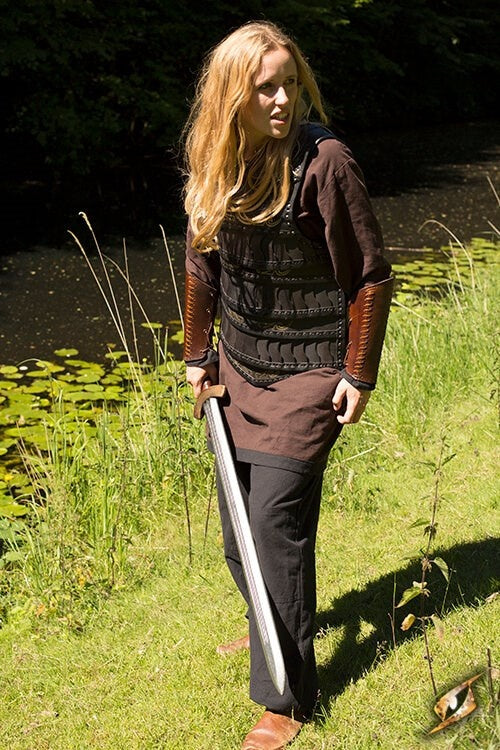 Vroeg-Middeleeuws lamelpantser zwart